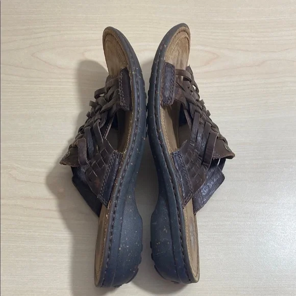 UGG Keala Brown Leather Slide on Sandals with Woven Design - Picture 6 of 10